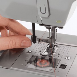 Máquina de Costura Doméstica Singer Facilita Pro 4423 Super Forte com Mesa Extensora